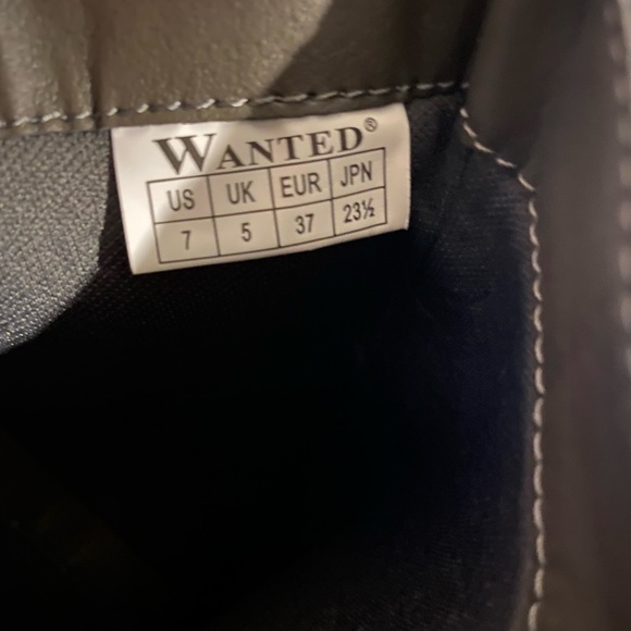 BOOTS - Picture 6 of 6